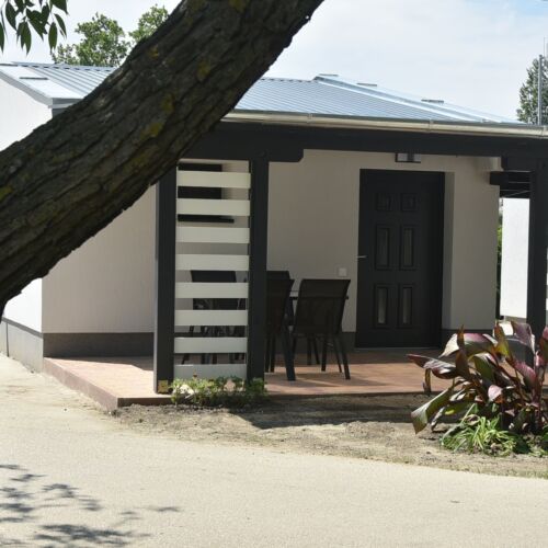 Whole House Air Conditioned House for 4 Persons (extra bed available)