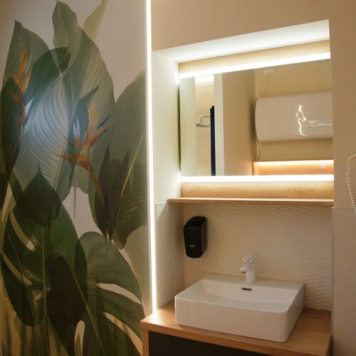 Ground Floor 4-Room Air Conditioned Apartment for 9 Persons