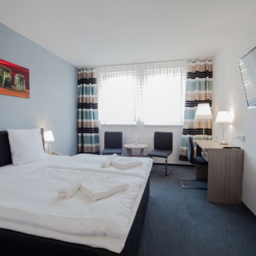 Camera dubla lCD TV cu duș