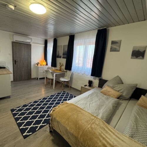 Gold 1-Room Apartment for 2 Persons