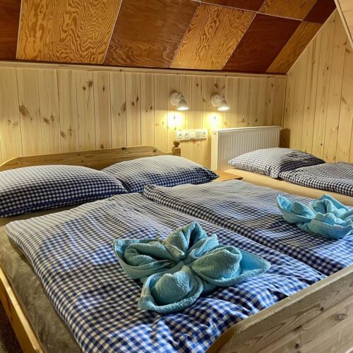 Casă de vacanță tourist întreaga unitate pentru 22 pers. (se inchirieaza doar integral)