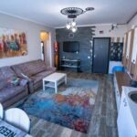 Apartament la etaj cu vedere spre mare cu 2 camere pentru 4 pers.