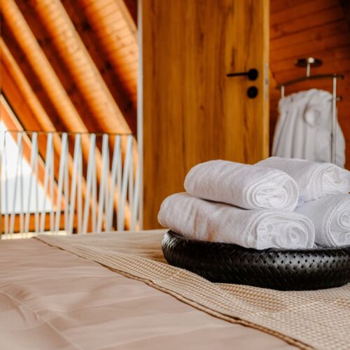 Cabană întreaga unitate cu vedere spre munte pentru 4 pers. (se inchirieaza doar integral)