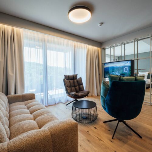 Apartament cu living, balcon și vedere panoramică - Corp Peakture cu 2 camere pentru 4 pers.