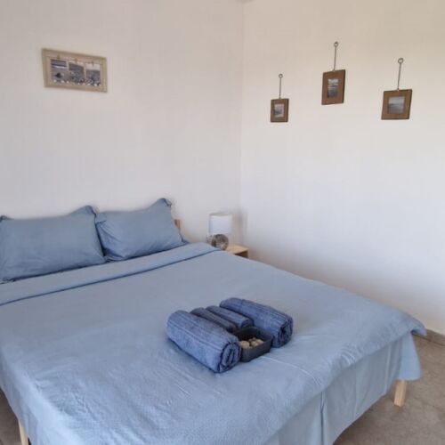 Camera dubla la parter cu vedere spre mare