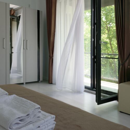 Camera dubla cu balcon