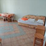 Apartman pro 4 os. se 2 ložnicemi s výhledem na moře na poschodí