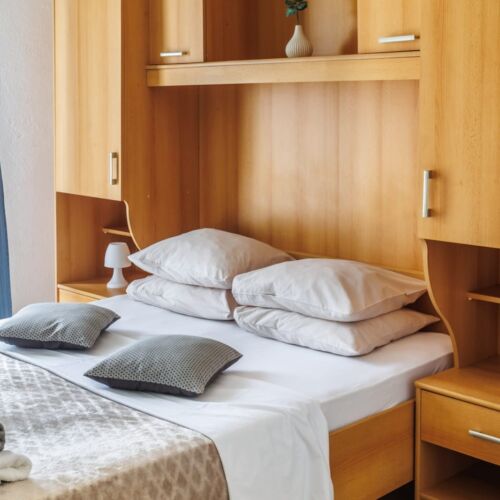 Camera dubla confort cu vedere parțială spre mare