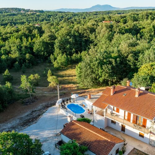 Klimatiziran Mali balkon apartman za 7 osoba(e) sa 3 spavaće(om) sobe(om) A-23022-a