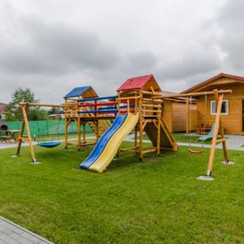 Întreaga unitate la parter cu vedere spre grădină pentru 5 pers. (se inchirieaza doar integral)