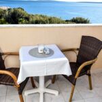 Apartments Mandre near sea