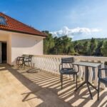 Apartman s klimatizací pro 4 os. se 2 ložnicemi na poschodí