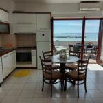Apartament 4-osobowy na piętrze z widokiem na morze z 2 pomieszczeniami sypialnianymi