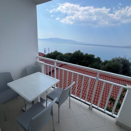 Apartament 4-osobowy z klimatyzacją z widokiem na morze z 2 pomieszczeniami sypialnianymi