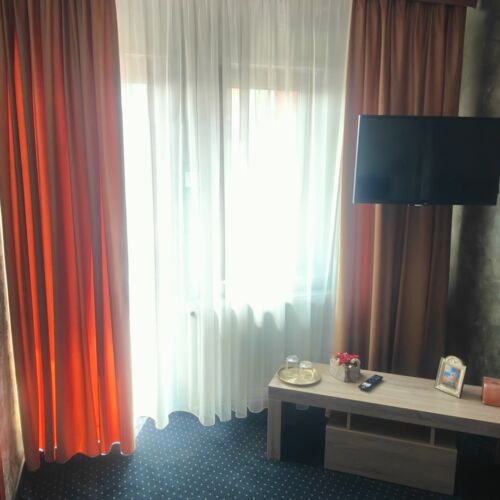 Camera dubla deluxe la etaj (se poate solicita pat suplimentar)