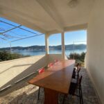 Erdgeschosses 3-Zimmer-Apartment für 6 Personen mit Aussicht auf das Meer