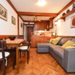 Apartament 4-osobowy na parterze z 2 pomieszczeniami sypialnianymi