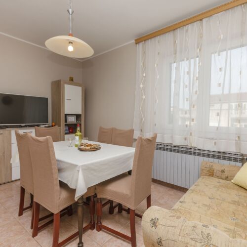 Apartament 6-osobowy z klimatyzacją z widokiem na morze z 3 pomieszczeniami sypialnianymi