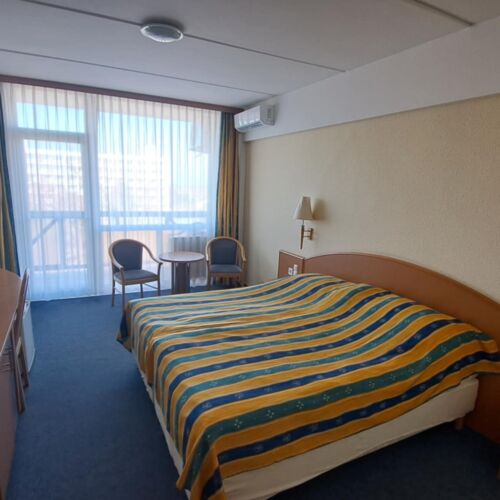 Camera twin standard cu aer condiționat