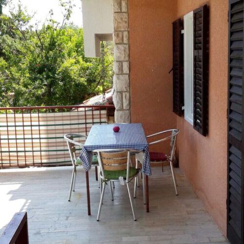 Apartament cu aer condiționat cu vedere spre mare cu 2 camere pentru 4 pers.