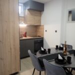 Tengerre néző emeleti 3 fős apartman 1 hálótérrel
