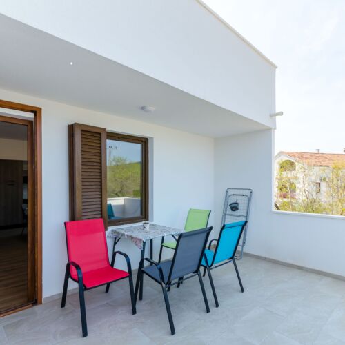 Na katu Klimatiziran apartman za 3 osoba(e) sa 2 spavaće(om) sobe(om)