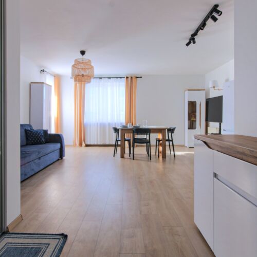 Apartament 4-osobowy na piętrze z balkonem z 2 pomieszczeniami sypialnianymi