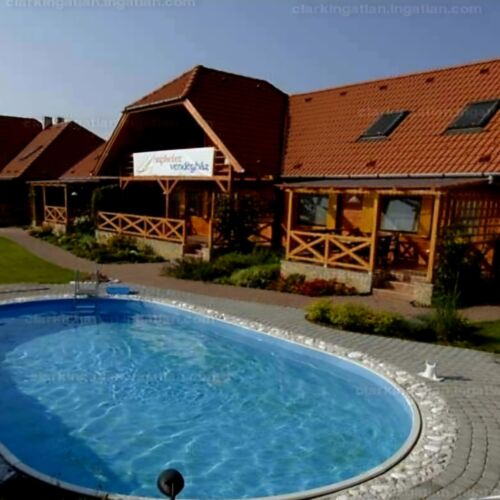 Apartman pro 4 os. se 2 ložnicemi na straně bazénu na přízemí