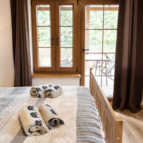 Apartament 4-osobowy z antresolą z własną kuchnią z 2 pomieszczeniami sypialnianymi