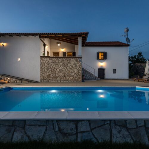 Klimatiziran Sa terasom apartman za 7 osoba(e) sa 2 spavaće(om) sobe(om) K-18442