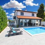 Klimatiziran Sa terasom apartman za 8 osoba(e) sa 3 spavaće(om) sobe(om) K-20593