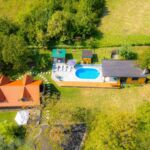 Apartman s klimatizací s terasou pro 5 os. se 2 ložnicemi K-20657
