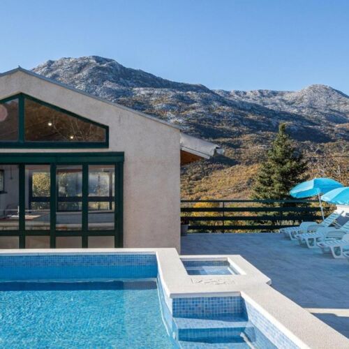 Apartament 10-osobowy z klimatyzacją z tarasem z 5 pomieszczeniami sypialnianymi K-22219