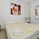 Apartman s klimatizací s terasou pro 3 os. s 1 ložnicí AS-22419-a