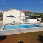 Klimatiziran Sa terasom apartman za 6 osoba(e) sa 2 spavaće(om) sobe(om) K-22837