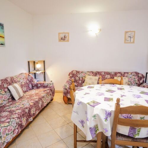 Apartament 4-osobowy z klimatyzacją na parterze z 2 pomieszczeniami sypialnianymi