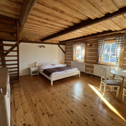 Upstairs Quadruple Room Mezonet
