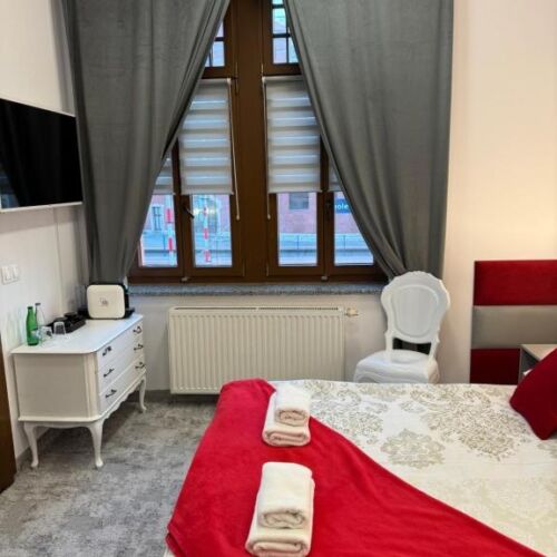 Pokoj s manželskou postelí