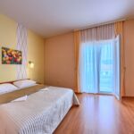 Pogled na more Klimatiziran apartman za 5 osoba(e) sa 3 spavaće(om) sobe(om)