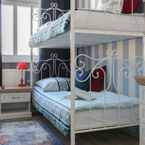 Camera twin standard cu baie comună