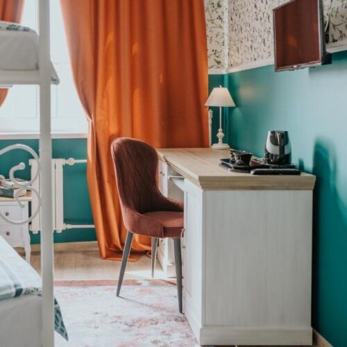 Camera twin standard cu baie comună