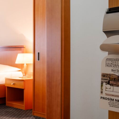 Pokoj pro 4 os. s výhledem na město na poschodí