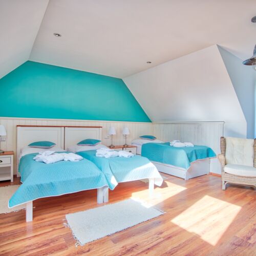 Camera tripla cu aer condiționat cu vedere spre grădină