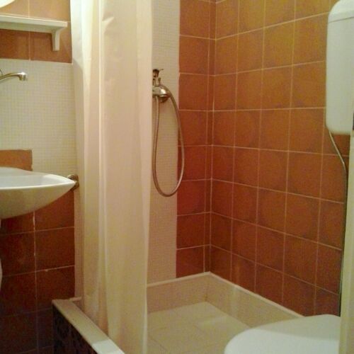 Na katu Klimatiziran apartman za 5 osoba(e) sa 3 spavaće(om) sobe(om)