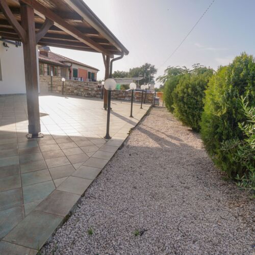 Apartament 3-osobowy z klimatyzacją na piętrze z 2 pomieszczeniami sypialnianymi (możliwa dostawka)