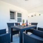 2-Zimmer-Apartment für 5 Personen mit Klimaanlage und Terasse A-23691-a