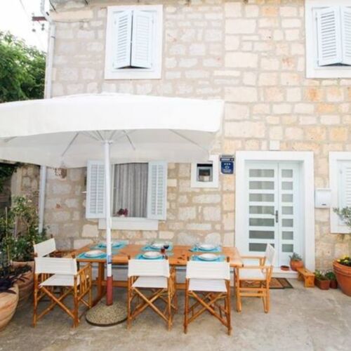 Apartament 6-osobowy z klimatyzacją z tarasem z 3 pomieszczeniami sypialnianymi K-23842