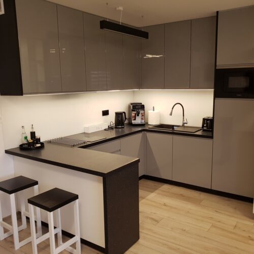 Apartament 4-osobowy na piętrze z klimatyzacją z 2 pomieszczeniami sypialnianymi