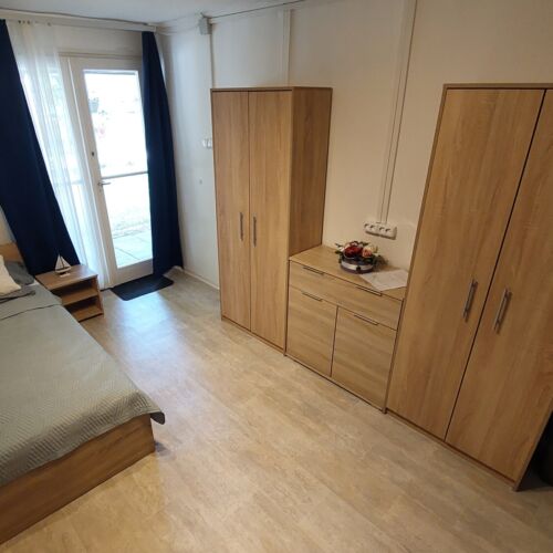 1-Room Apartment for 3 Persons ensuite with Garden (extra bed available)