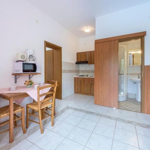 Komfort Apartman s manželskou postelí s 1 ložnicí na straně bazénu